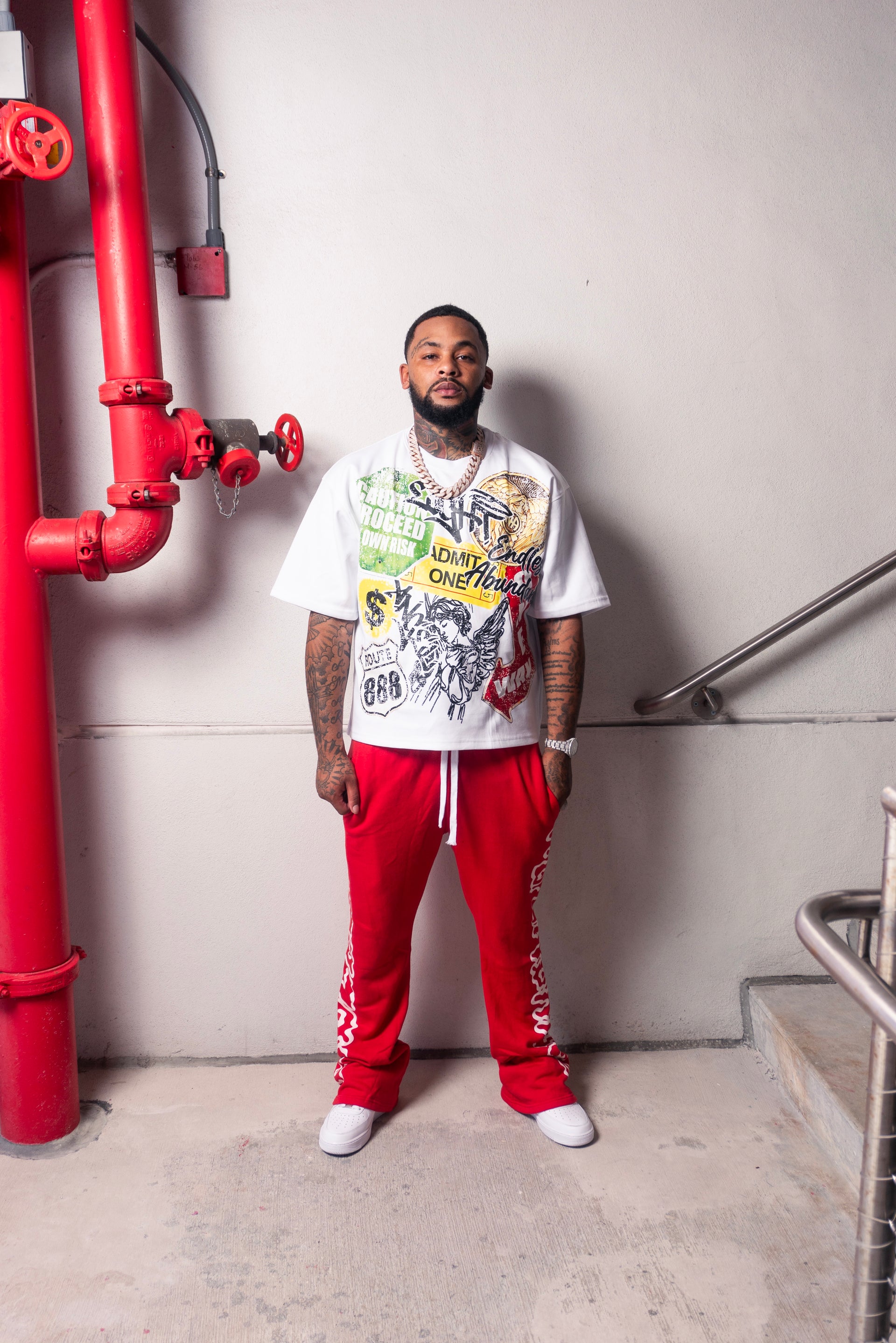 e𝔫𝔡𝔩𝔢𝔰𝔰 𝔞𝔟𝔲𝔫𝔡𝔞𝔫𝔠𝔢 𝔯𝔢𝔡 𝔰w𝔢𝔞𝔱𝔰